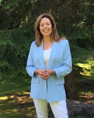 Dr. Laura Lewis